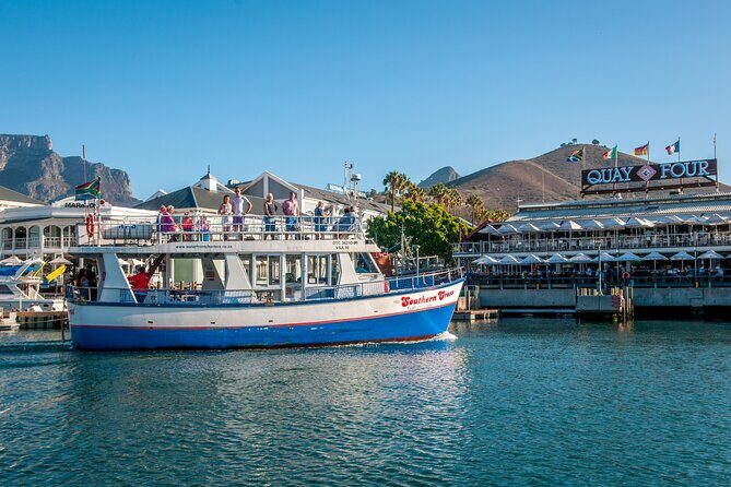 1 Hour Coastal Catamaran Cruise from Cape Town - Green Point lighthouse turnaround: the views you should aim for