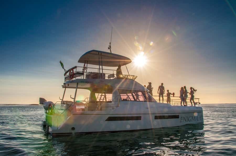 Cape Town: 1.5-Hour Luxury Sunset Cruise with Prosecco - The 90-minute rhythm: V&A Waterfront to Table Bay and back