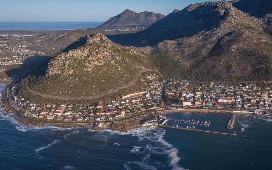 Cape Town: 2 Oceans Helicopter Flight with Boat Tour Ticket - Atlantic coast highlights: Signal Hill to Clifton to Hout Bay