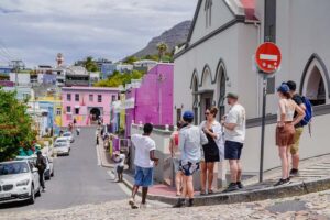 Cape Town: Art, Culture & History Walking Tour - Bo-Kaap: houses, heritage, and the meaning behind the colors
