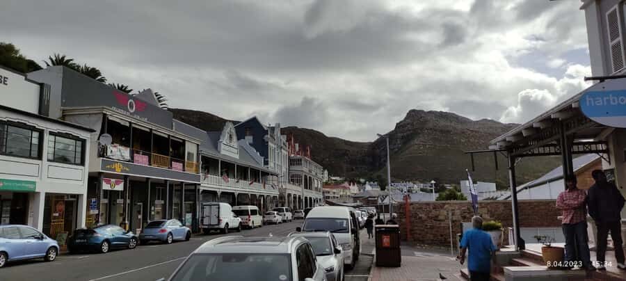 Cape Town: Cape of Good Hope, Seals and Penguins Day Tour - Cape Point and the Cape of Good Hope sign: lighthouse views and wind reality