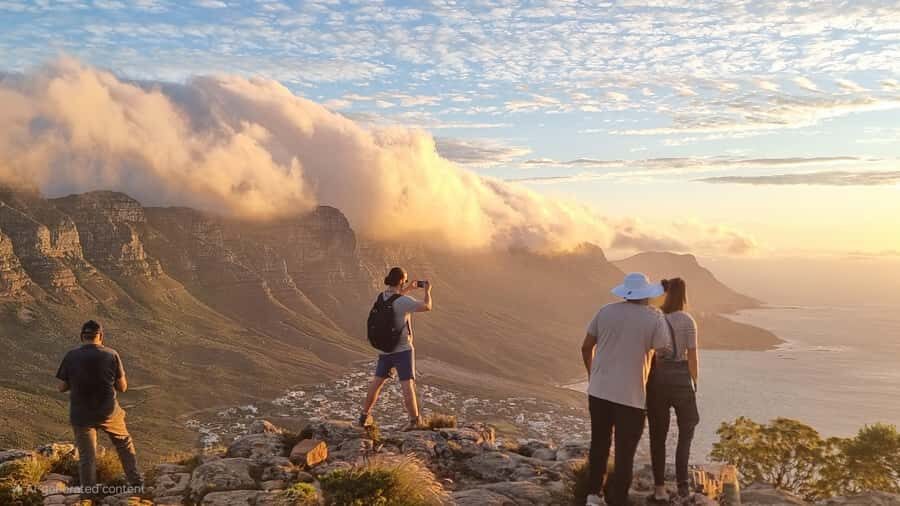Cape Town: Lion's Head Sunrise or Sunset Guided Hike - 360-degree payoff: Cape Town, Table Mountain, and ocean views