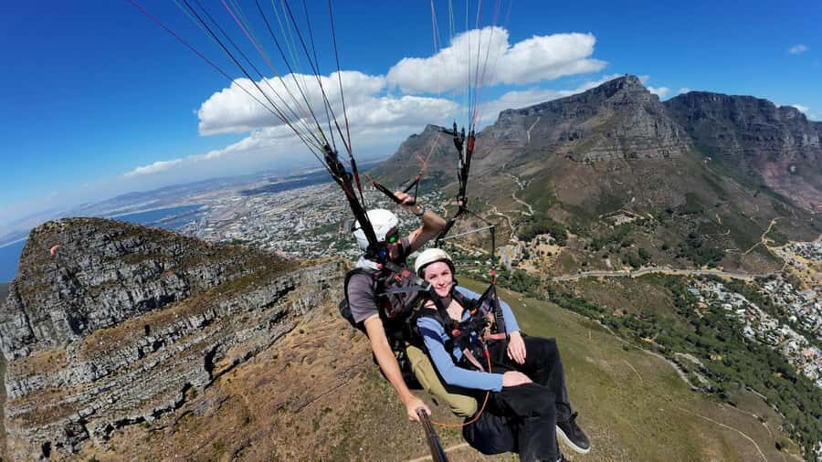 Cape Town: Tandem Paragliding with Instructor - Landing in Sea Point: calm finish, easy next steps
