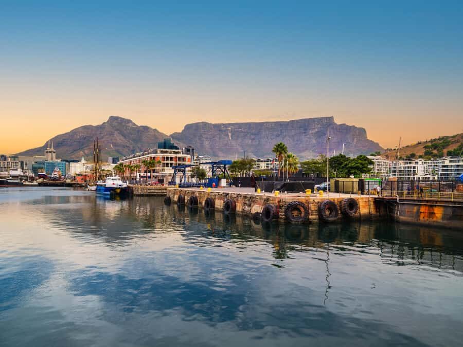 Cape Town Tour: Table Mountain, Penguins & Cape Point+Pickup - Maiden’s Cove and Llandudno photo stops: quick coastline snacks