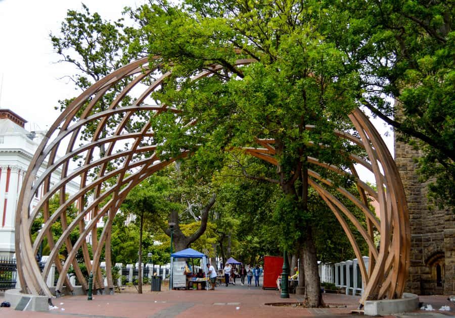 Cape Town Uncovered : Half-Day City Tour and Table Mountain - City Centre landmarks: from Company Gardens to Mandela’s first address