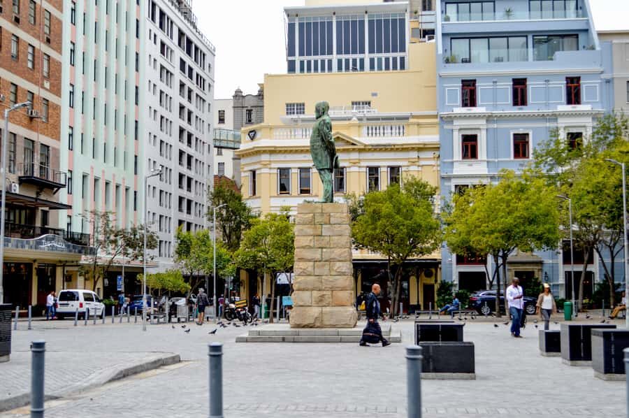 Cape Town Uncovered : Half-Day City Tour and Table Mountain - Castle of Good Hope and the Iziko Slave Lodge photo moment