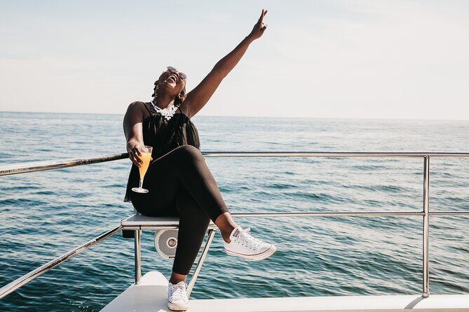 Cruise and Dine Lunch / Cape Town: Coastal Motor Cruise and 2-Course Lunch - Coastal Motor Cruise: what that 1-hour Atlantic stretch is really like