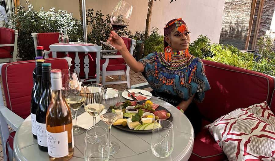 From Cape Town: Stellenbosch & Franschhoek Wine Tasting Tour - A one-day Cape Winelands plan that stays organized