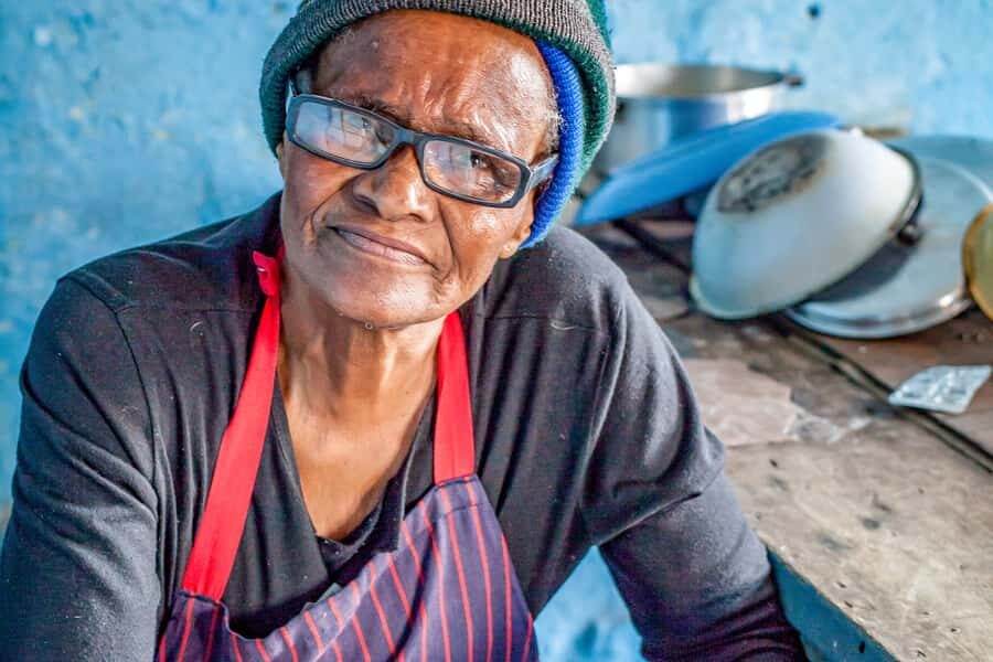 Half-Day Tour Through Cape Town's Townships - Getting Picked Up and Staying Mobile Without Luggage