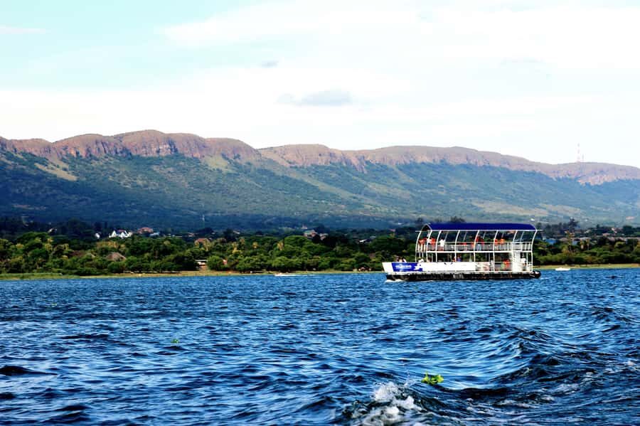 Hartbeespoort: 2-Hour Dam Cruise with South African Food - Drinks and the cash bar: what you should plan for