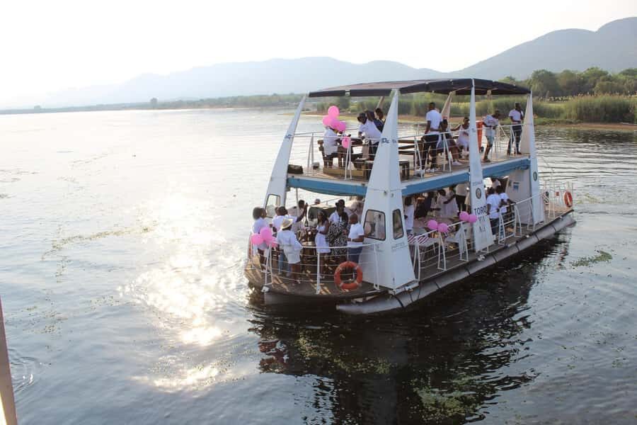 Hartbeespoort Dam: 1 Hour Standard Scenic Boat Cruise - Crew, Music, and the Smoothness That Makes People Relax