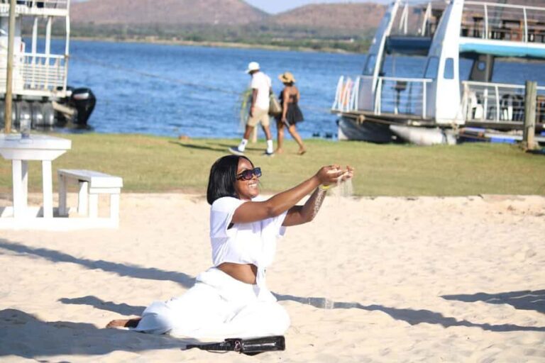 Hartbeespoort Dam: 1 Hour Standard Scenic Boat Cruise - What You’ll See: Magaliesberg, Estates, Islands, Bridge, Zoo, Yacht Club