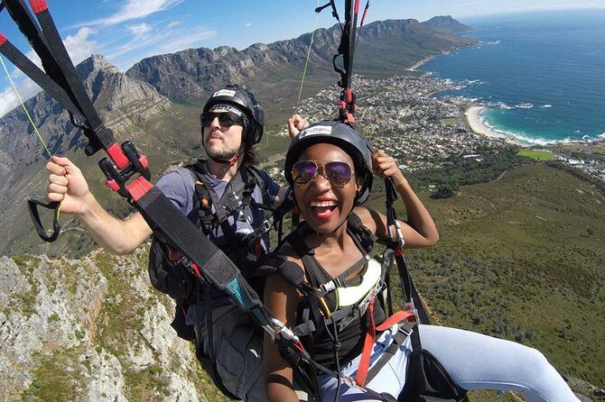 Hi5 Tandem Paragliding Cape Town - Signal Hill flight: Sea Point, Robben Island, and Table Mountain views