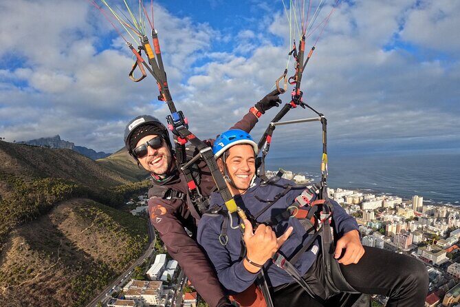Hi5 Tandem Paragliding Cape Town - Getting ready on the day: clear instruction and calm control