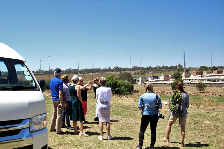 Jo'berg in 1 Day: Soweto, Apartheid Museum & City Tour - Guides matter: what you can expect from the day’s storytelling