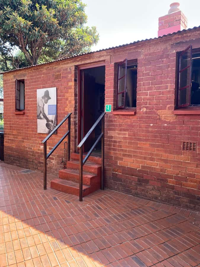 Johannesburg: Full-Day Tour with Soweto and Apartheid Museum - A day that starts at Constitution Hill and sets the tone