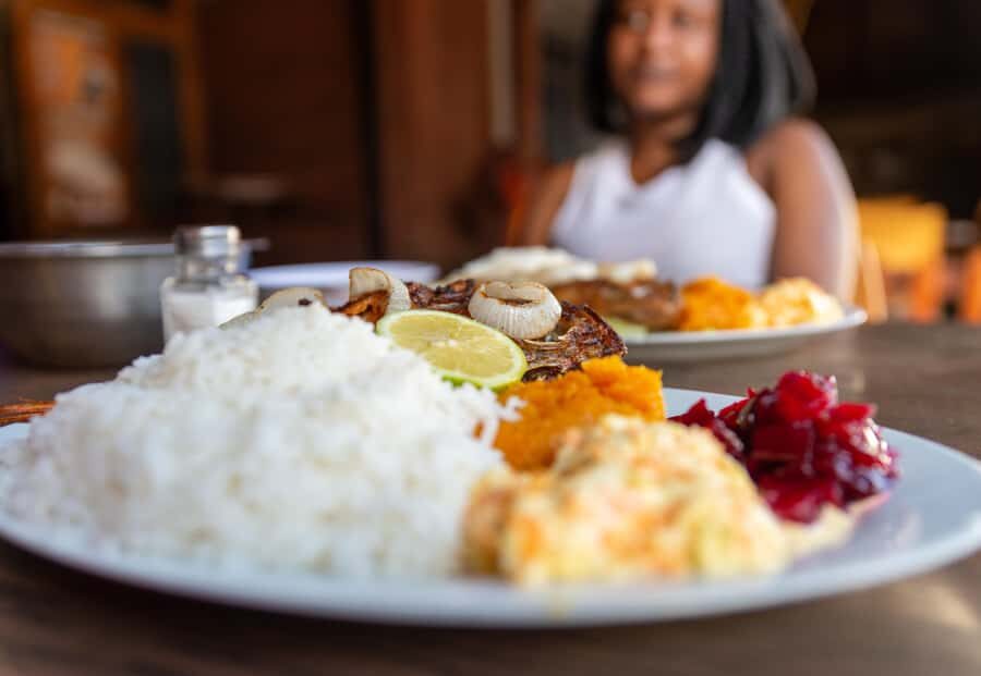 Johannesburg: Local Food Tasting Guided Walking Tour - Getting your bearings: the early orientation stop