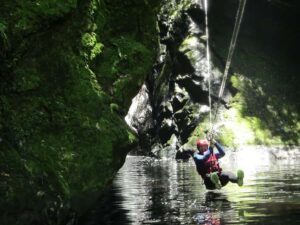 Plettenberg Bay: Canyoning Trip - The 25-meter abseil: learn ropes with real canyon practice