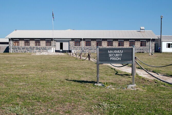 Robben Island Tour including Pick Up & Drop Off from Cape Town - The Group Size Reality: Up to 214, But Your Day Still Feels Organized
