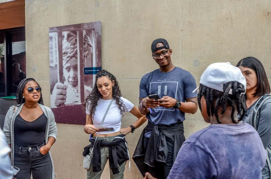 Soweto: Walking Tour with a Local Guide and Lunch - Lunch at a local shop: food that changes the tone