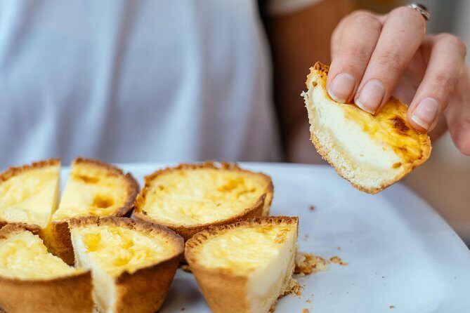 The 10 Tastings of Cape Town With Locals: Private Food Walking Tour - Cape Town Central and City Hall: Where the Stories Sit Next to the Snacks